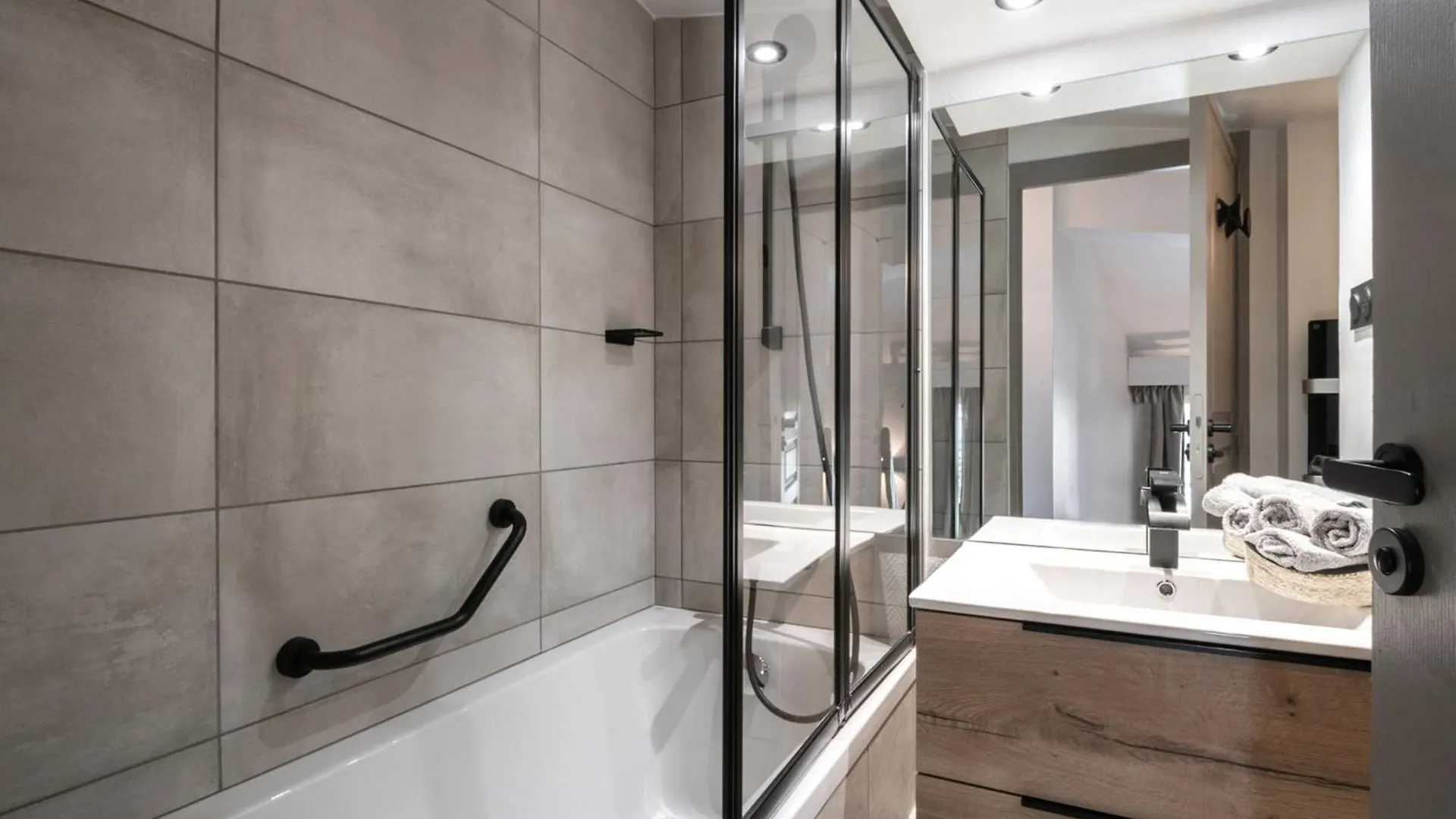 아보리아 Magnifique Duplex 3 Pieces Renove, Centre Station, Balcon, Wifi - Fr-1-634-72 아파트